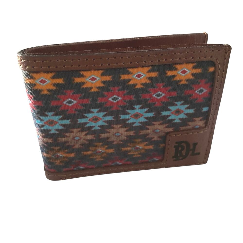 NWT Red Dirt Hat Co. Men's Southwest Bi-Fold Wallet 22228881W4 Genuine Leather